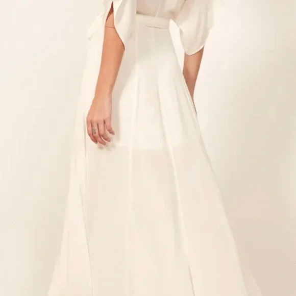 Winslow Wrap Maxi Dress
REFORMATION - Picture 4 of 4